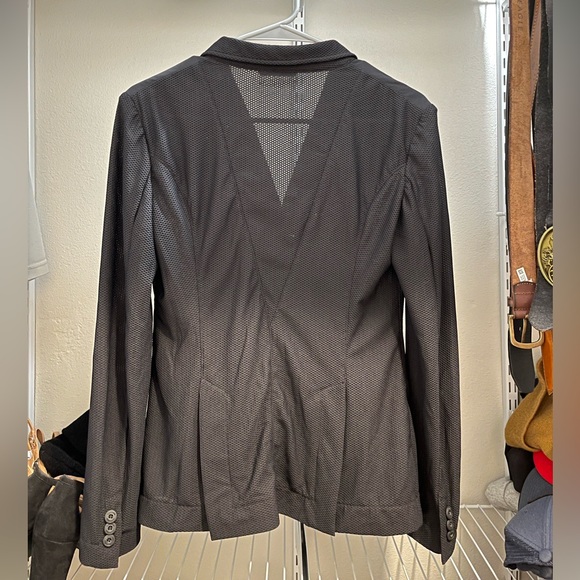 Rj Classic Harmony mesh show coat size 4, used but in good condition. - Picture 3 of 3